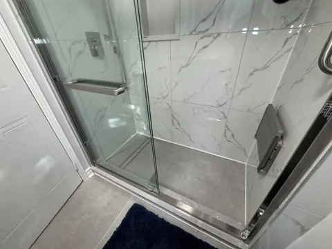 Tub to shower renovation in Tottenham, after Canzeno