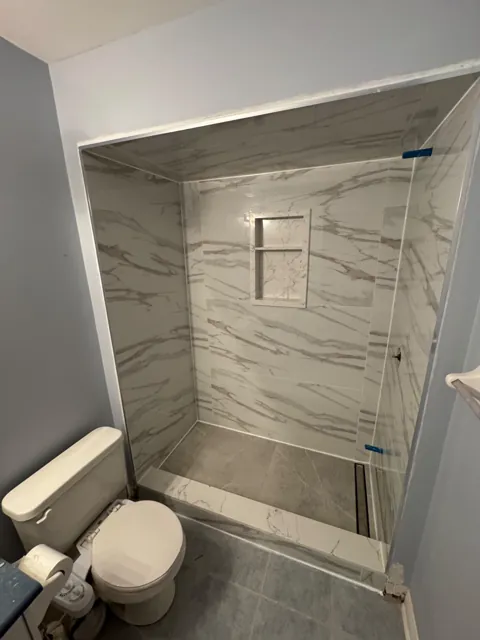 Tub to shower renovation in Whitby, after Canzeno